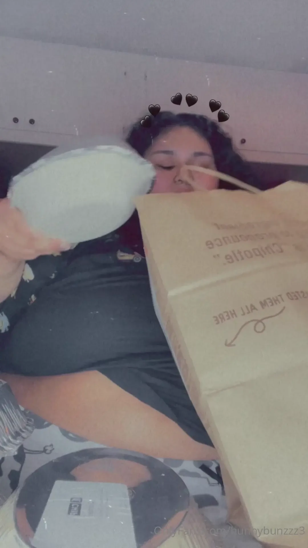 Starting off my birthdayyy monthhh with a chipotle bowl stuffing video 