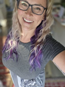 It s my birthday today 41 and feelin pretty darn good