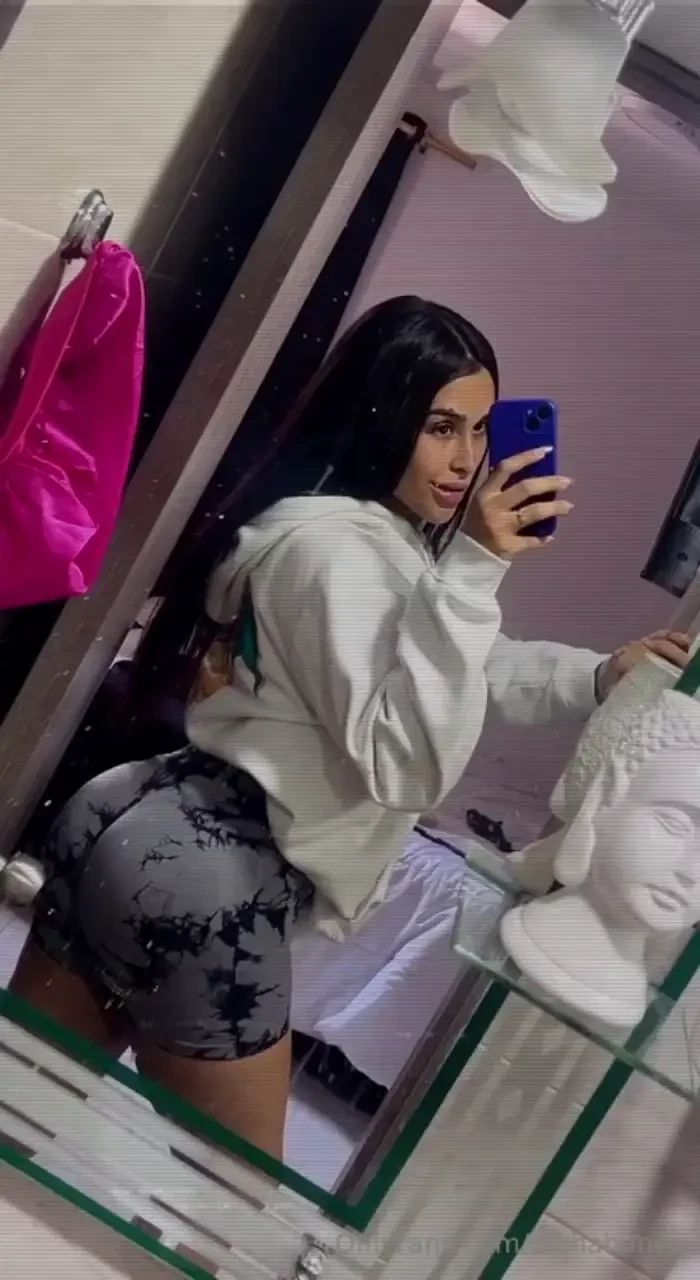 I sweat on sundays too i m done training and i just want you to see 