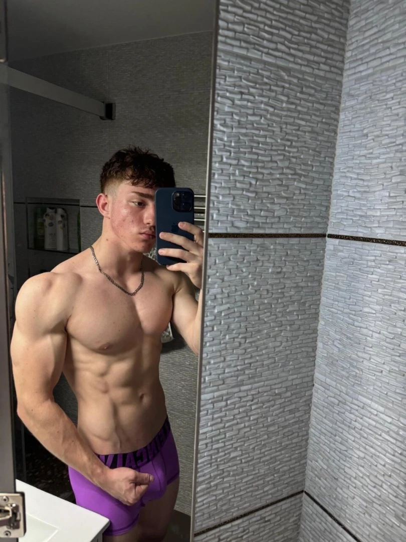 Our irresistibly handsome gym boy halfnatyy is geared up for some part 2 