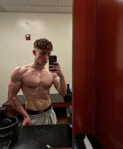 Our irresistibly handsome gym boy halfnatyy is geared up for some part 4