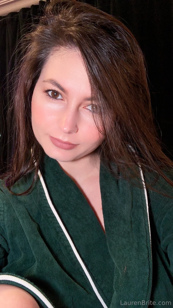 Wanna see my boobies check your dm naughty alien xxx 