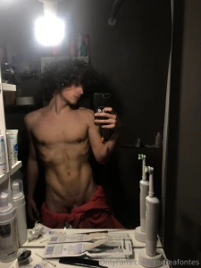 Chi vuole vedere cosa ho combinato dentro la doccia who wants to see