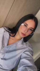 Can i be your nasty sexytary