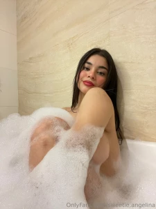 Go on baby drip too hard on me dm is the only key to see how hot i am