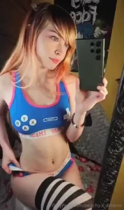 Teasing you before the nudes