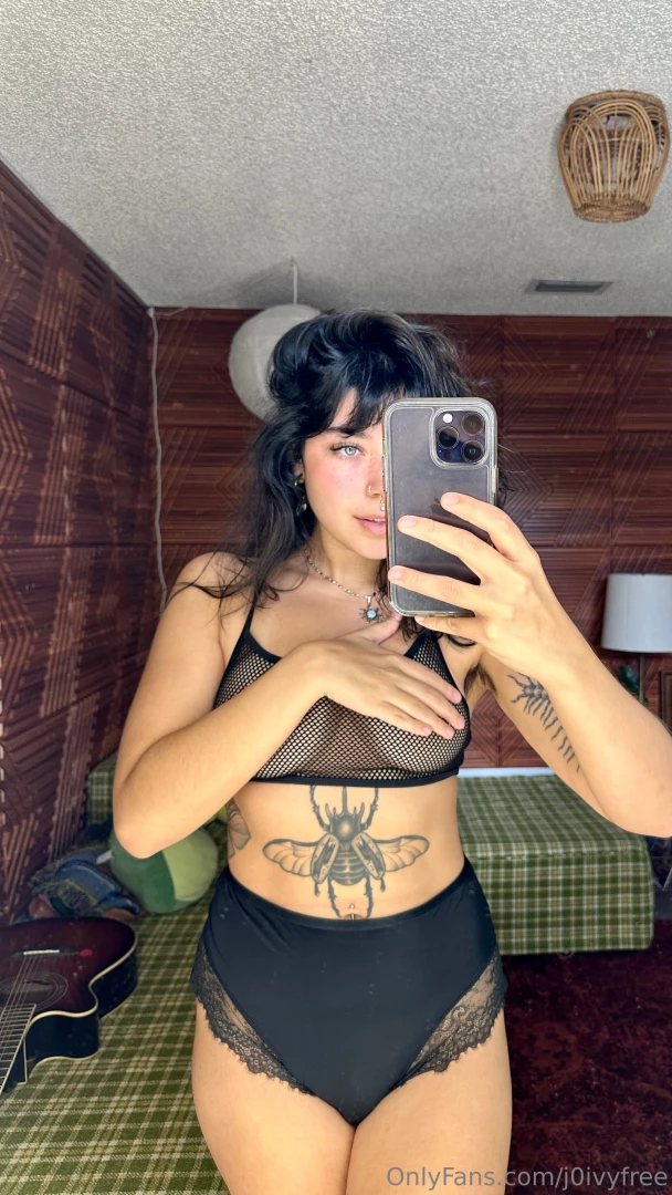 Wish it was your mouth and not my hands hold them up 