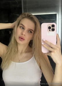 Hello i m sylvia sylwia_laly i m 20 and between lectures i love part 142