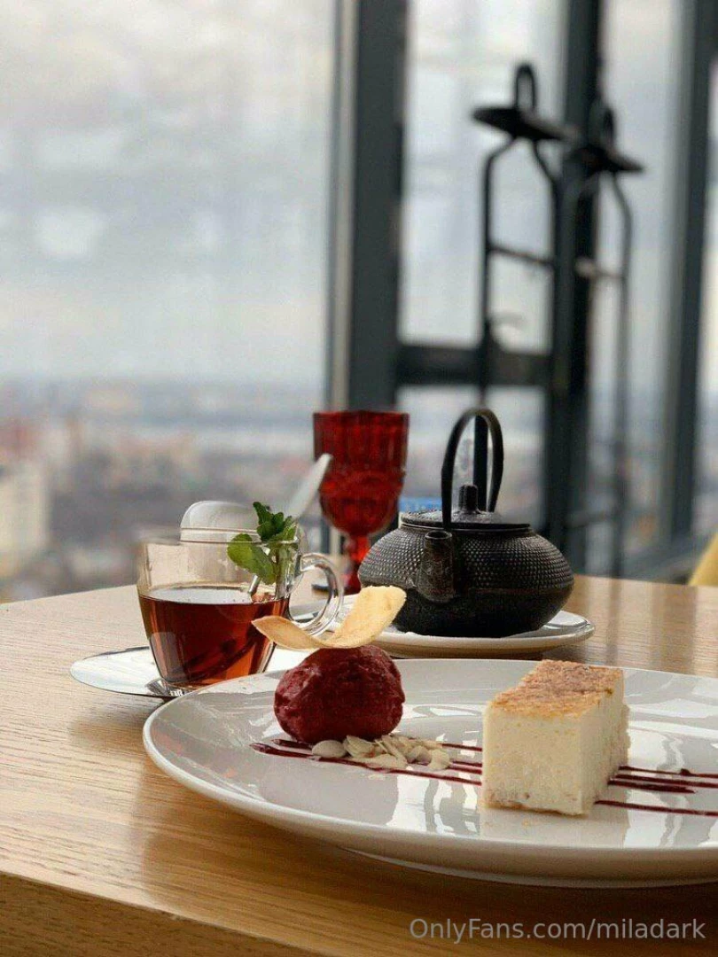 Nice breakfast i love desserts 