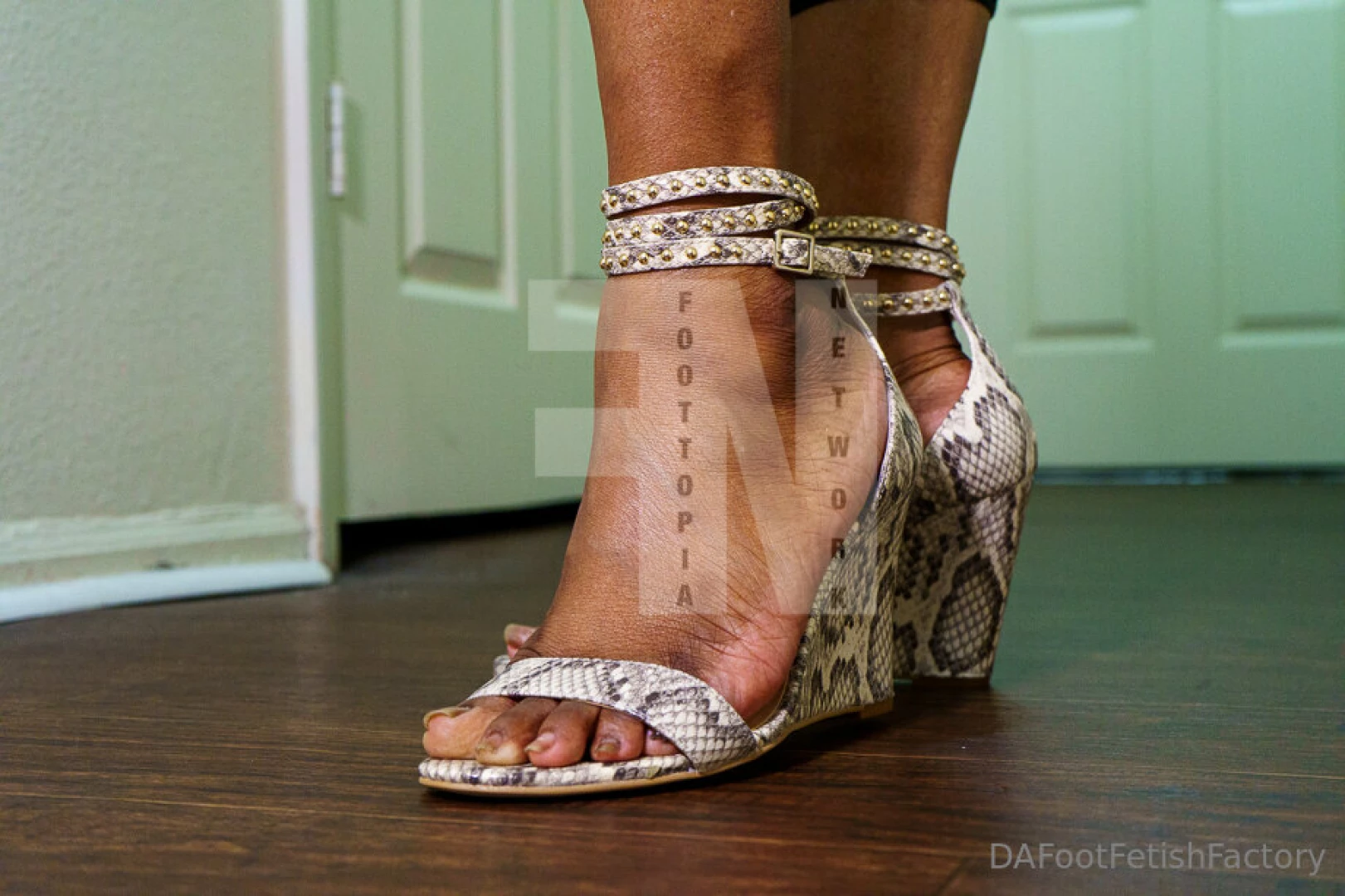 Mature toes in snake skinned wedges part 2 