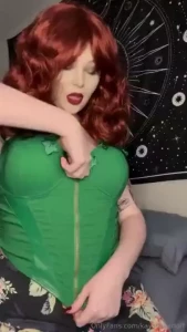 Poison ivys got some tits on her