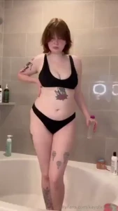 Covered in oil so shiny in all seriousness i put a lot of work into