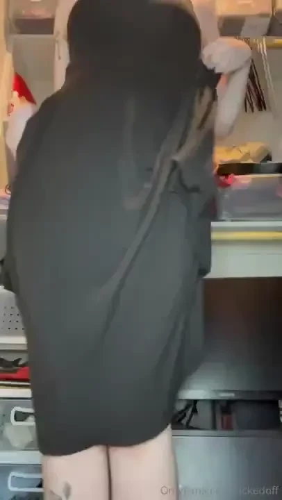 This slut doesn t like to wear panties to work 