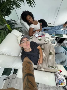 Lil pamper day with domzskii who wants to pay for our nailsssss