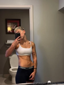 Woke up horny again leave a tip if you want some attention this