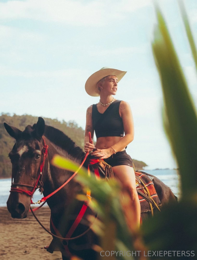 You know this cowl girl loves to ride 
