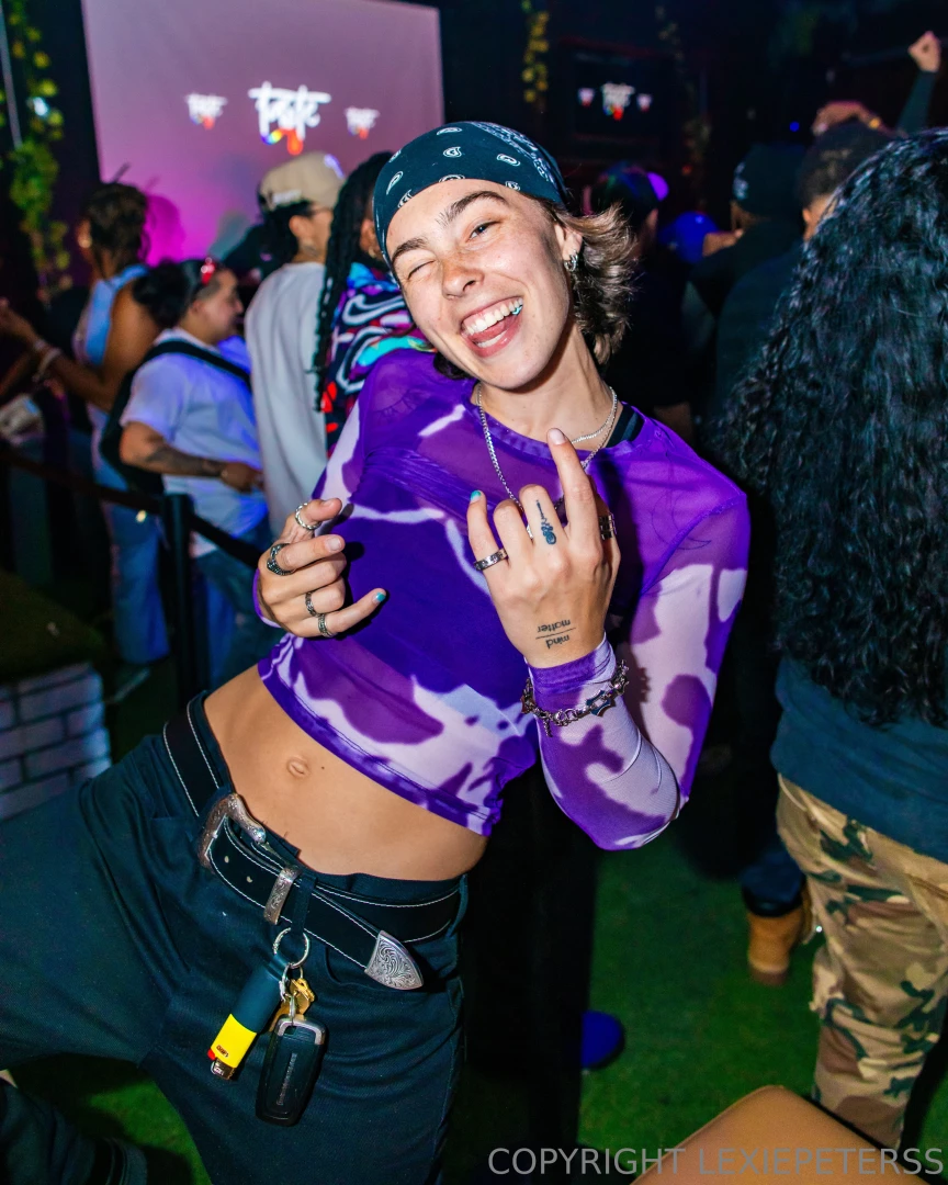 I just wanna danceeeee w somebody 