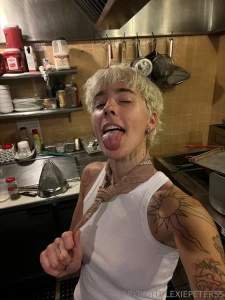 Cum pull on my scarf and tell me what to do