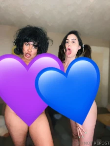 Hennessy amp betsy sue snarkybrunette giving you sugar they are short