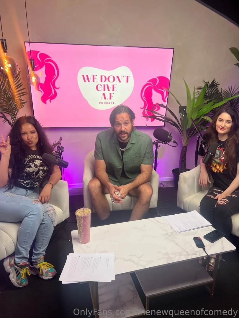 Watch the latest we don t give a f pod ep 11 hosted by snarkybrunette 