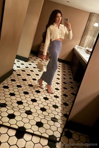 Meet me in the bathroom part 9