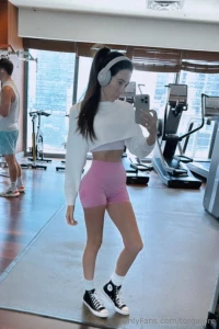 Pretty face tiny waist part 1