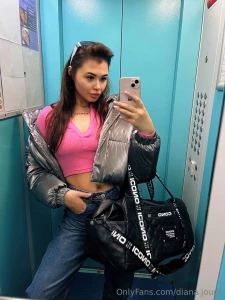 I don t know why but when i get in the elevator with a mirror i