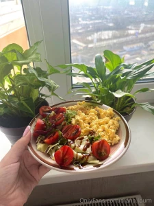 I love to eat right to maintain my beautiful figure here i made myself