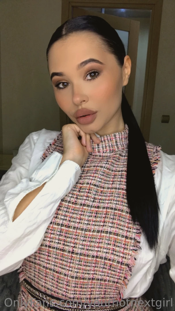 I dressed up for a reason what do you think this outfit is for 