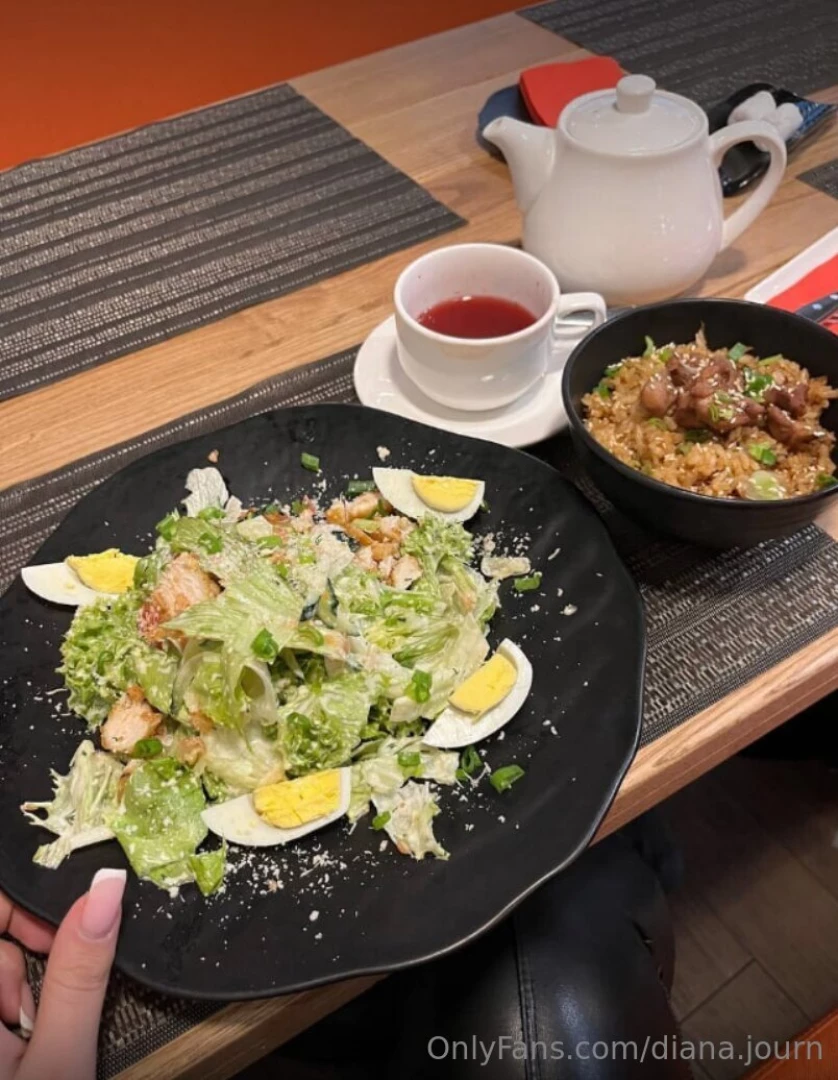 So love different salads and tea what s your favorite food tell me 