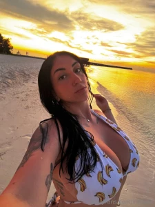 Chasing sunsets and your fantasies