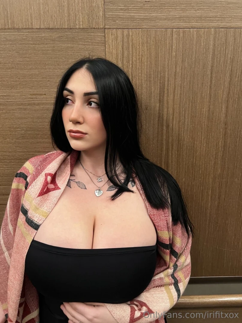 My curves aren t the only thing that ll leave you breathless 