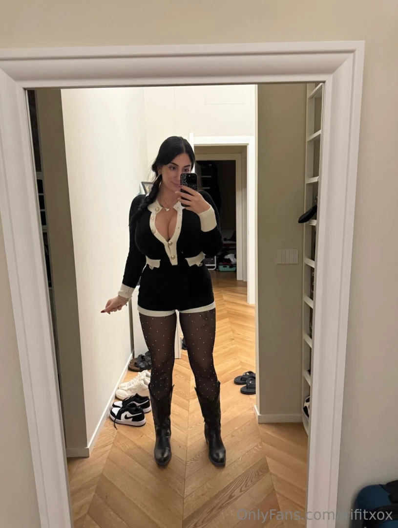 Tight short and made to be misbehaved in 