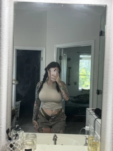 Woke up a little too horny today lol 3 can u tell