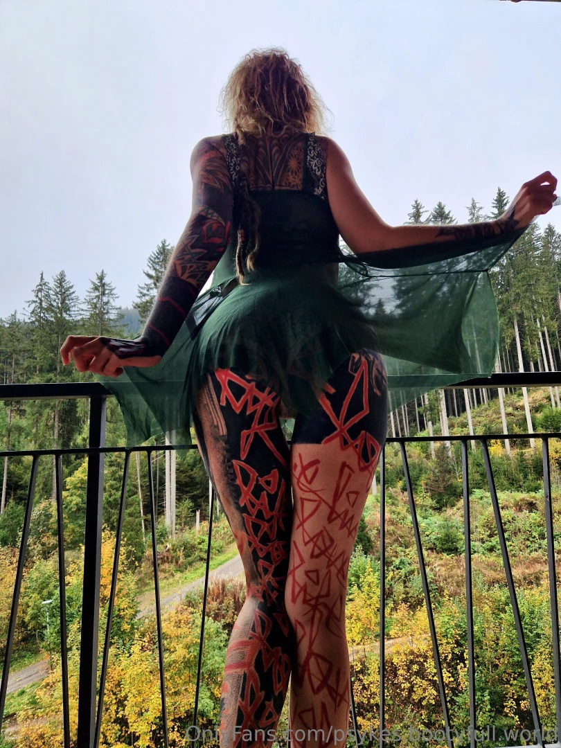 Good morning view wanna try a bite of my cake 