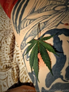 Wish you all a good start to the weekend some content with my fav part 4