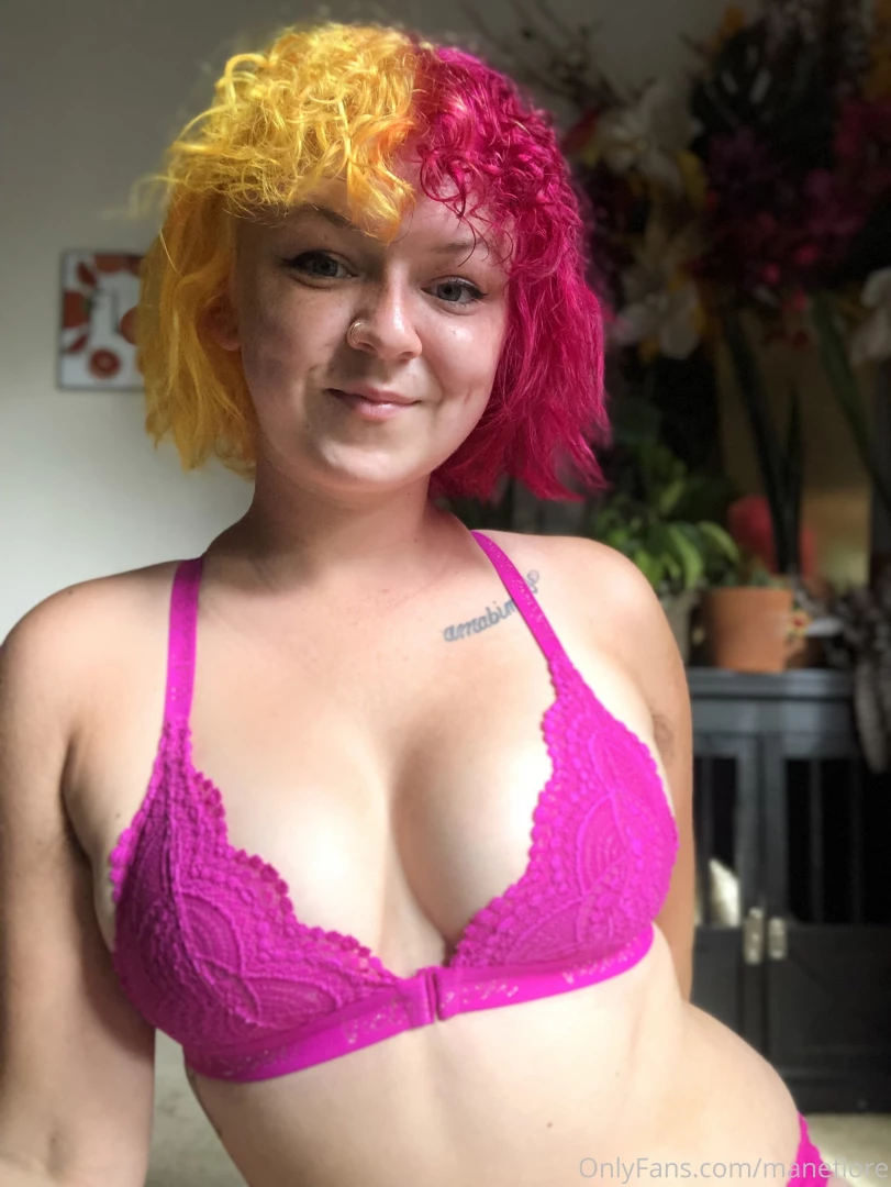 Welcome back pink hair you complete me 