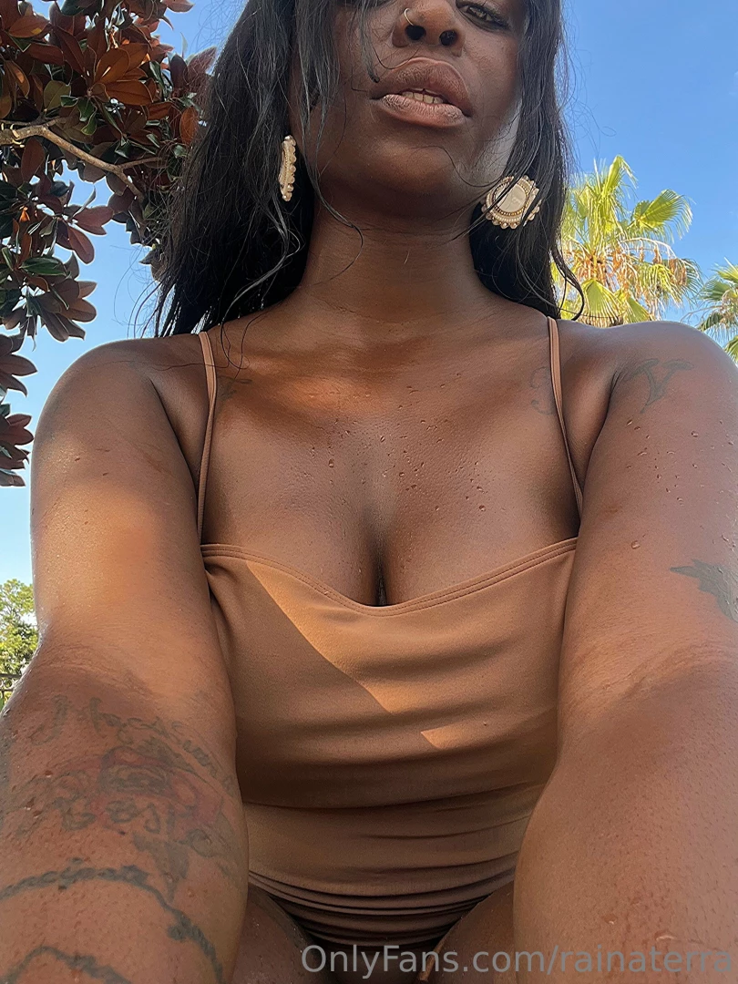 Swipe for my pool day titty pics part 1 