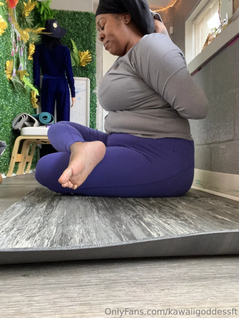 A few pics from sunday yoga kawaiigoddessft ncfeet yogafeet part 1 