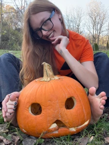 Wanna snack on my pretty toes for halloween part 2