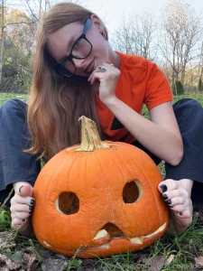 Wanna snack on my pretty toes for halloween part 1