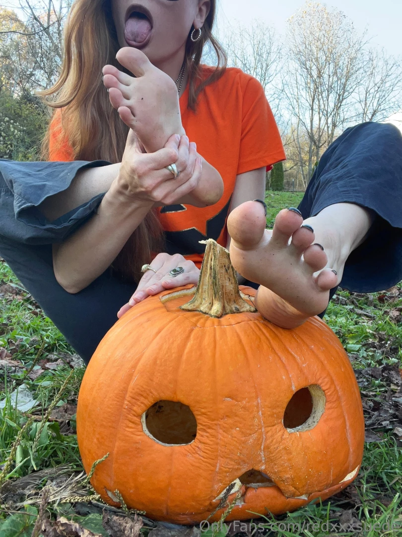 All i want for halloween is for you to cum on my dirty feet part 1 