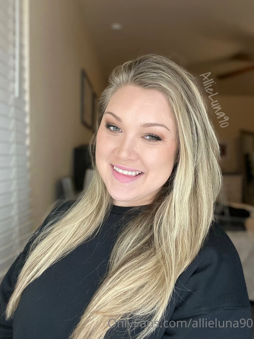 I often forget to take sfw pictures feeling just as sexy in these 