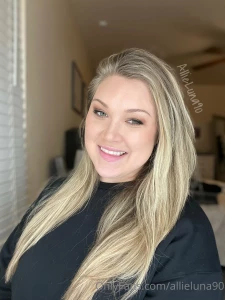 I often forget to take sfw pictures feeling just as sexy in these