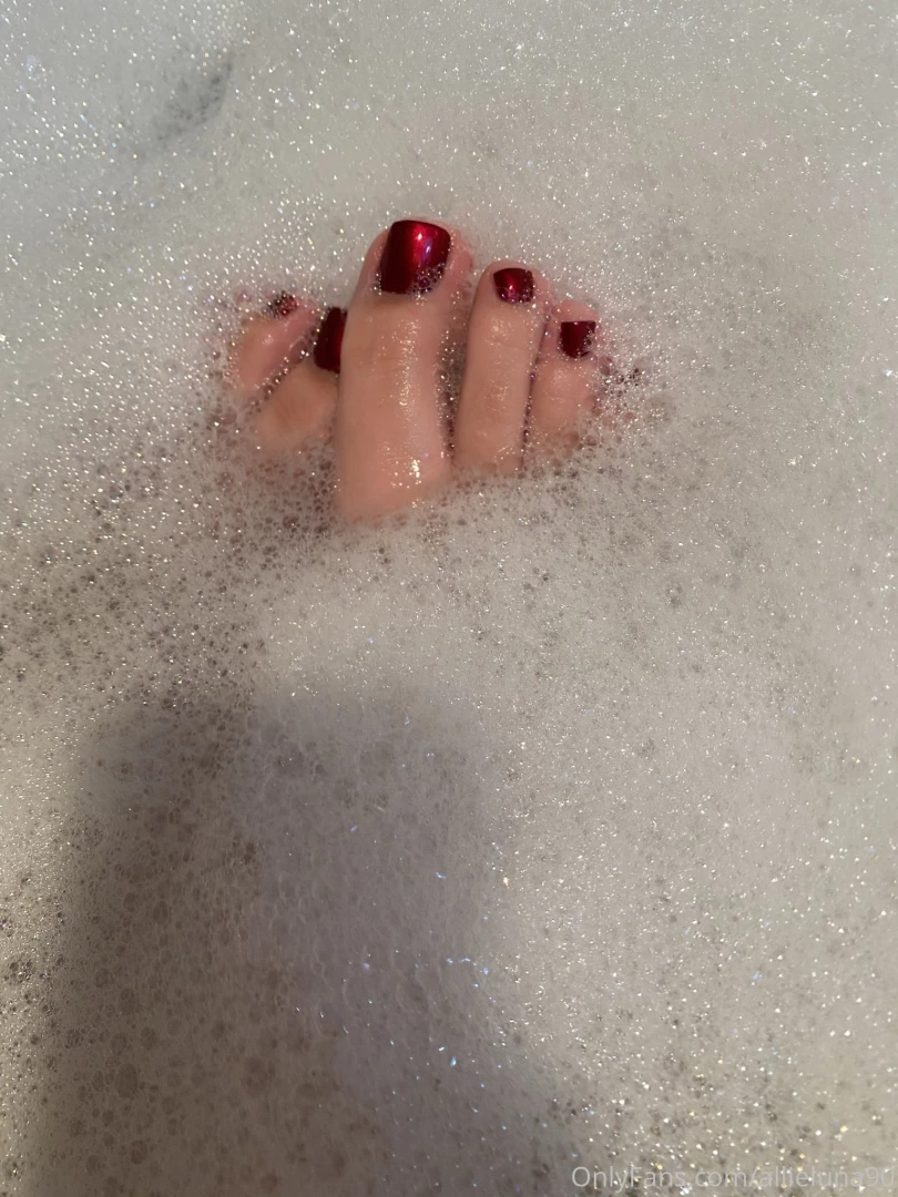 Toes were holiday ready 