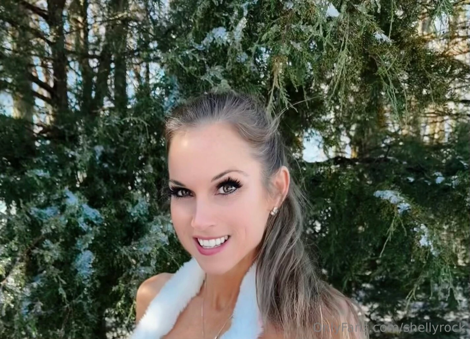 Did you get a bit of snow like me these cute and sexy photos should 