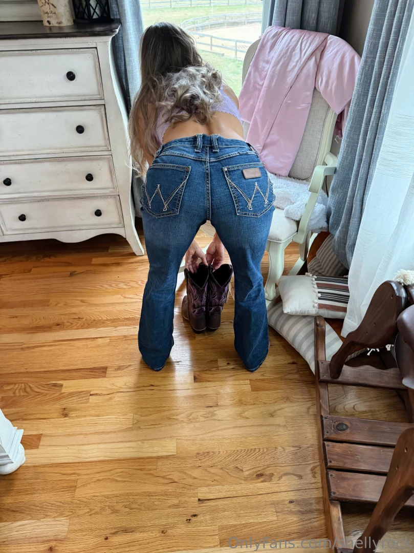 New jeans new boots and a new day to be thankful for my fans part 1 