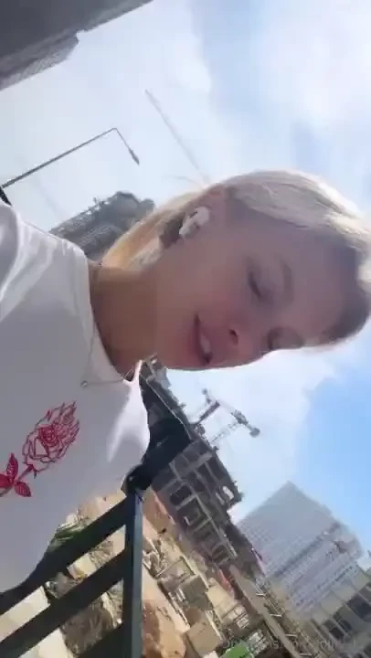 How can i cheer you up write me your option 