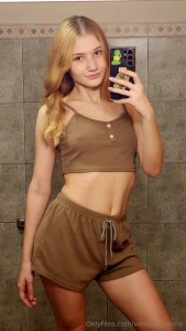 It s a mirror selfie again maybe i should post it everyday part 1