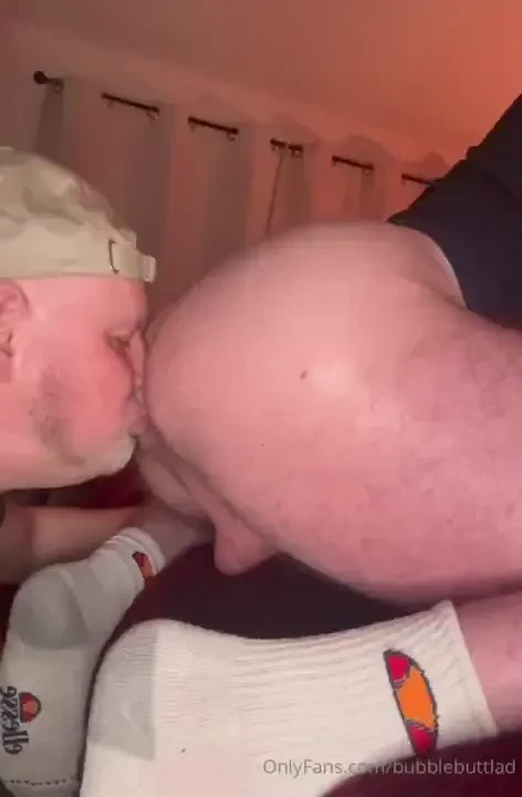 Stopped in with my neighbour for some post gym ass cleaning 
